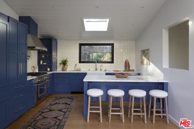 Building Photo - 5692 Holly Oak Dr