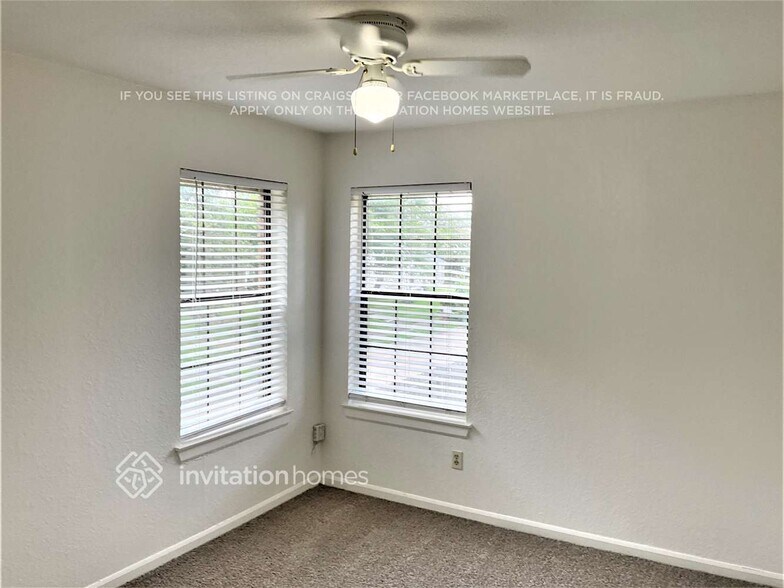 Building Photo - 1803 Shoreline Dr