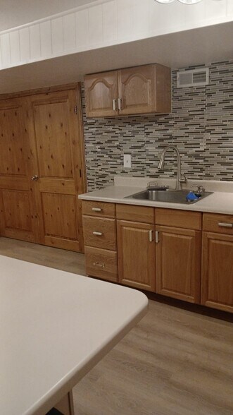 Building Photo - 9650 Buttonwood Dr