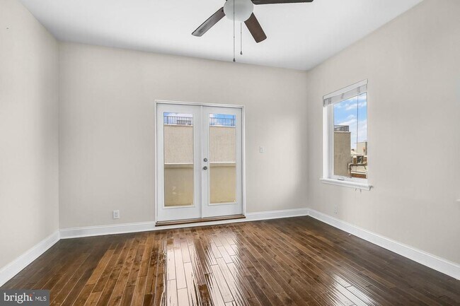 Building Photo - 2050 Frankford Ave