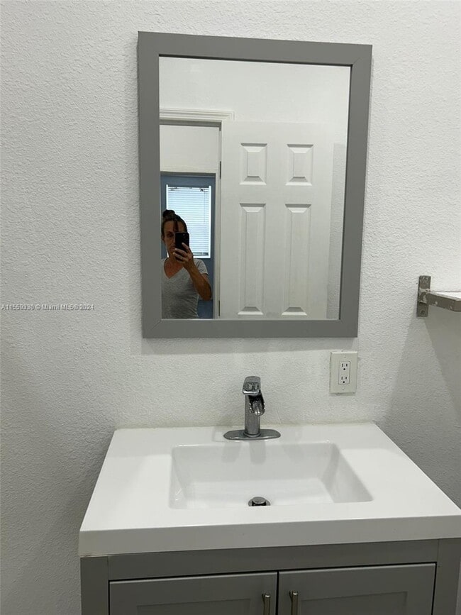 Building Photo - 1983 NW 46th St