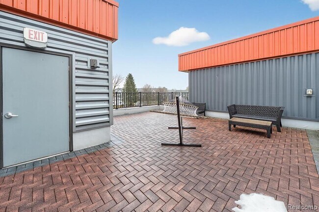 Building Photo - 293 N 2nd St