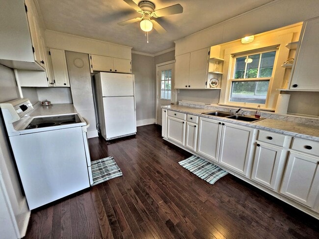 Building Photo - HOUSE FOR RENT - COURTLAND