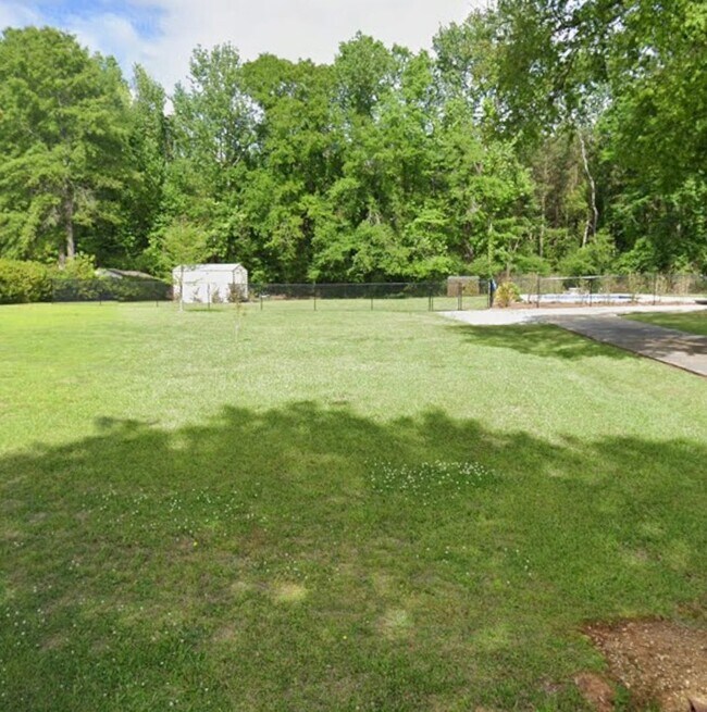 Building Photo - Home for Rent in Lake Forest in Millbrook