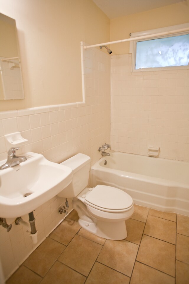 Building Photo - 2-bedroom apartment close to campus