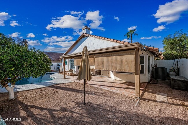 Building Photo - 473 W Smoke Tree Rd