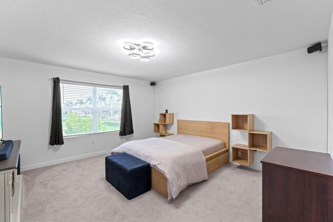 Building Photo - 4370 Pond Lily Ln