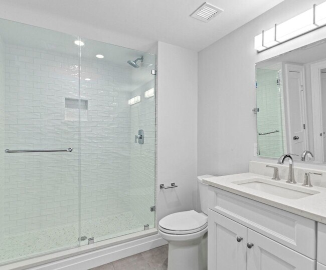 Building Photo - Gorgeous South Boston 1BR in elevator building - new construction in 2024