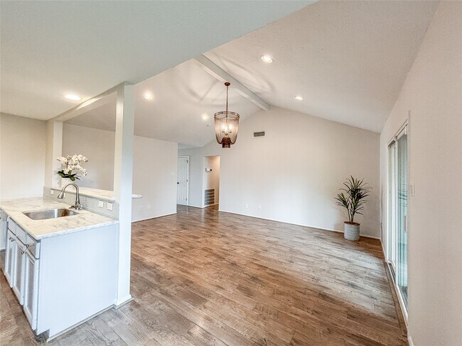 Building Photo - 3123 Lazy Spring Dr