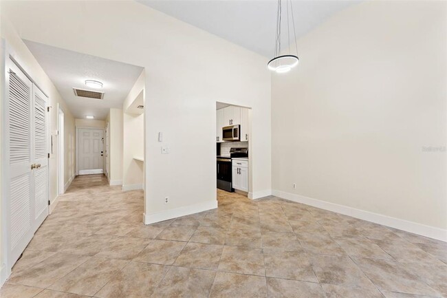 Building Photo - 16117 Rambling Vine Dr E
