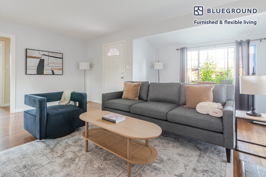 Building Photo - 252 C St