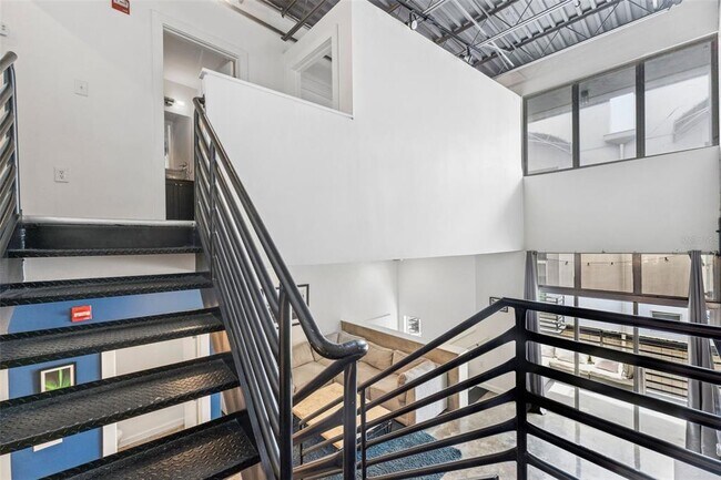 Building Photo - 5008 S MacDill Ave