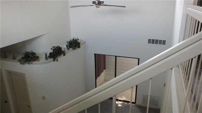 Building Photo - 2401 Brooke Ct