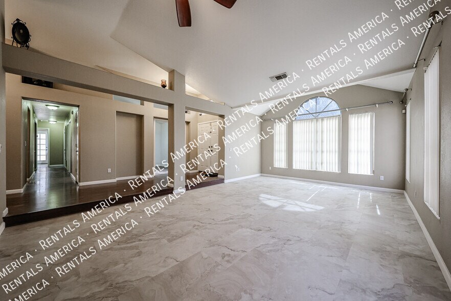 Building Photo - 1241 N Longmore St