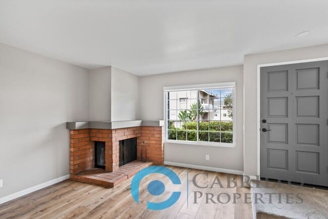 Building Photo - 4024 Crystal Dawn Ln