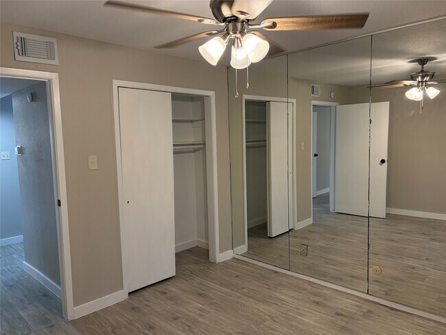 Building Photo - 14555 Wunderlich Dr