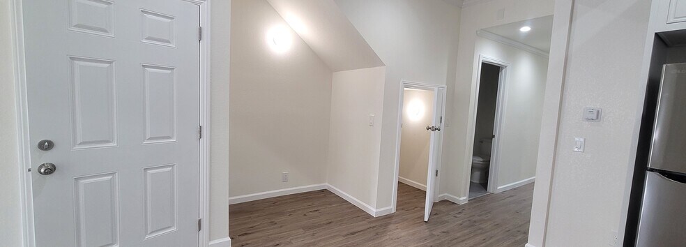 Kitchen area: nook for table, large closet/pantry - 646 10th Ave