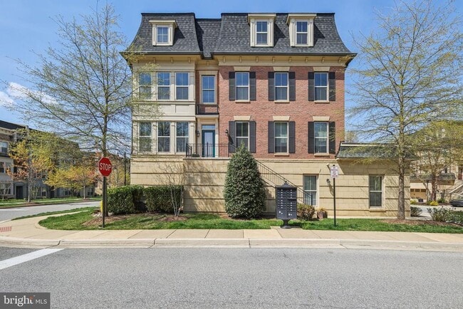 Building Photo - 615 River Mist Dr