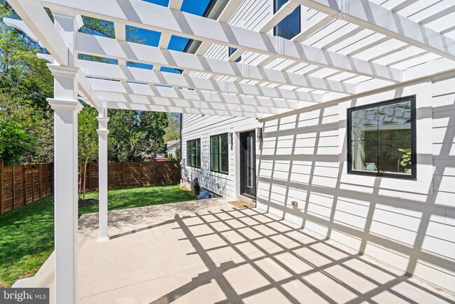 Building Photo - 6202 Massachusetts Ave