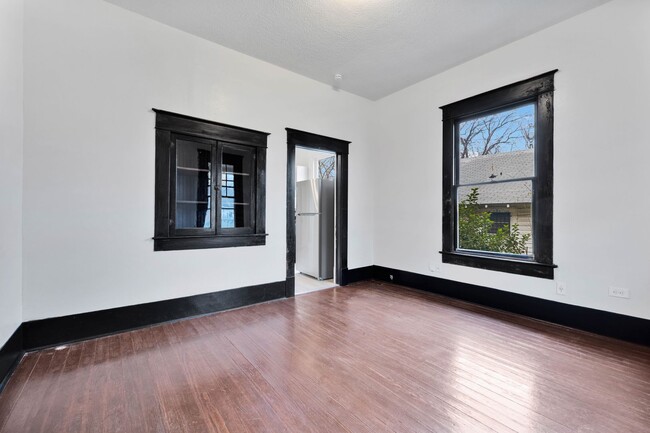 Building Photo - Charming Historic Home in Denver Heights +...