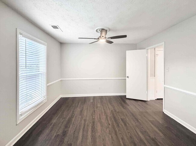 Building Photo - 1552 Blackwell Rd