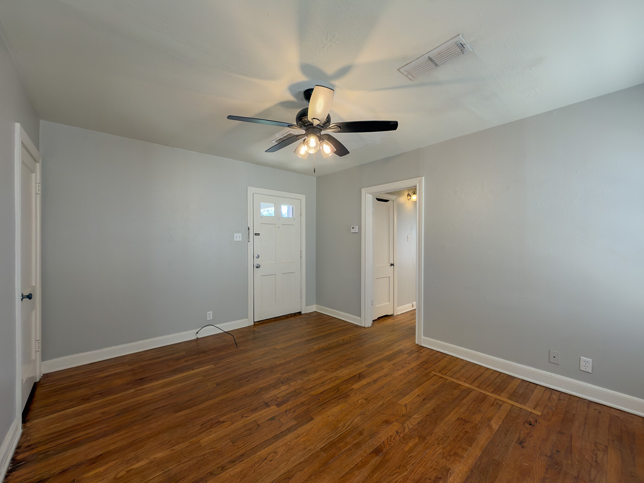 Building Photo - 1912 S Donnybrook Ave