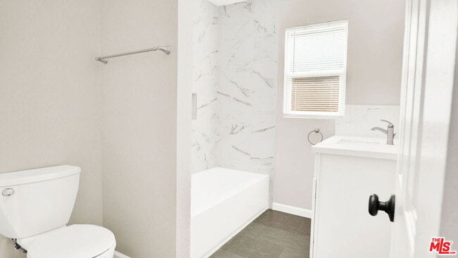 Building Photo - 10422 El Rancho Dr