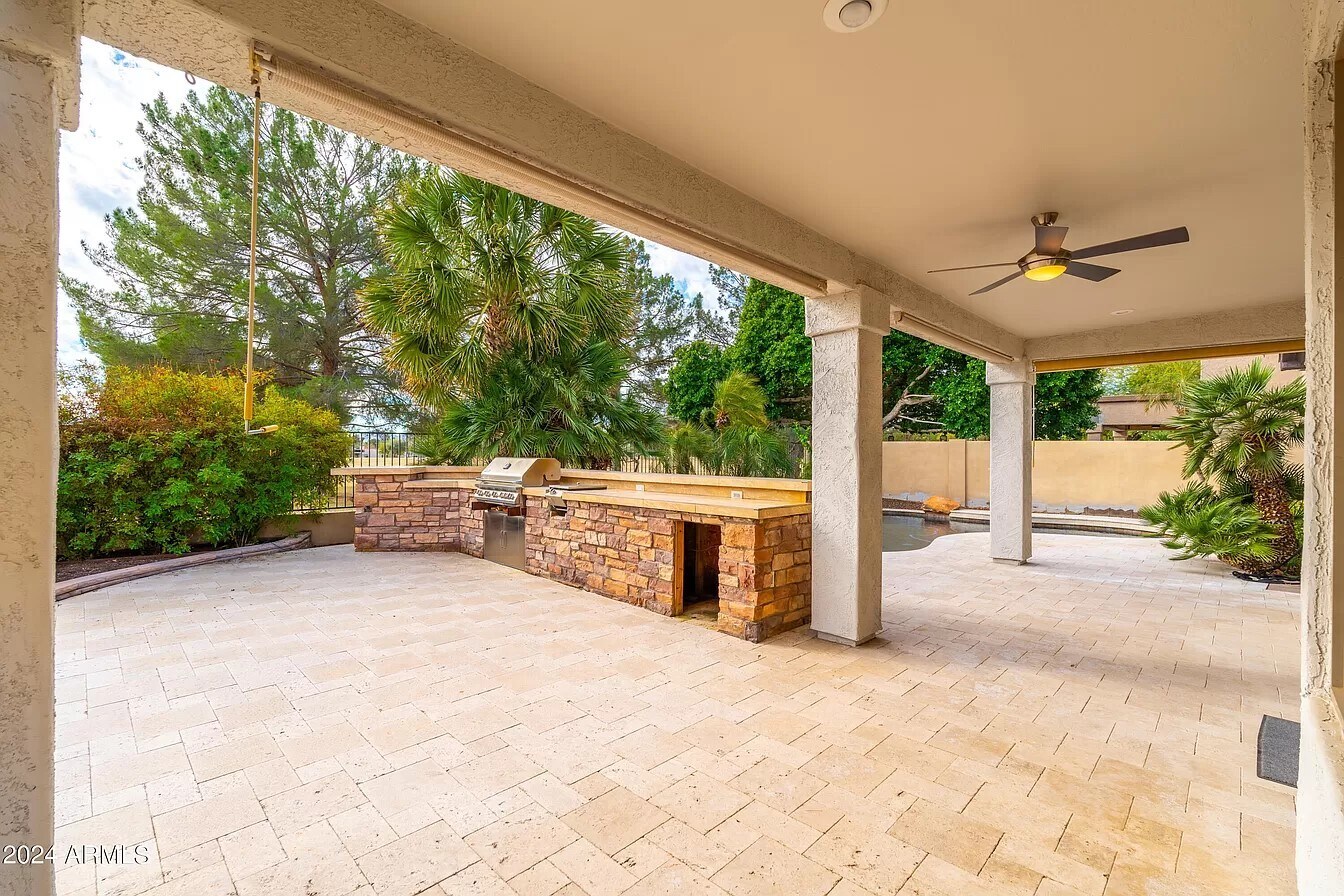 Building Photo - 6739 E Gelding Dr