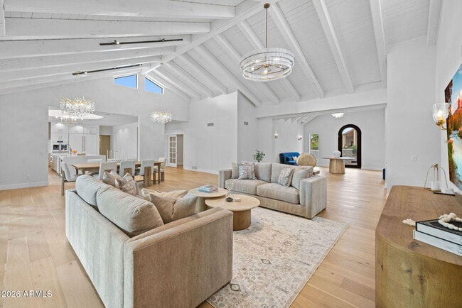 Building Photo - 10111 E Cholla St