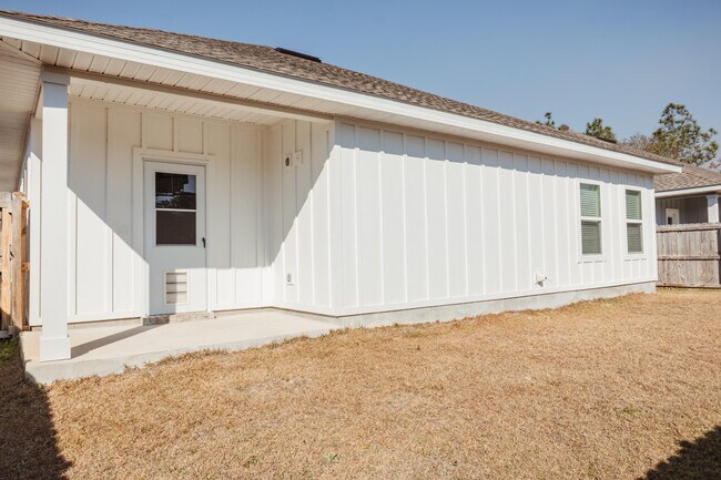 Building Photo - 233 Lyla Ln