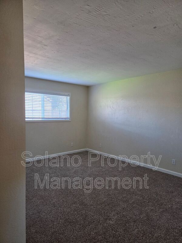 Building Photo - 232 Elwood St