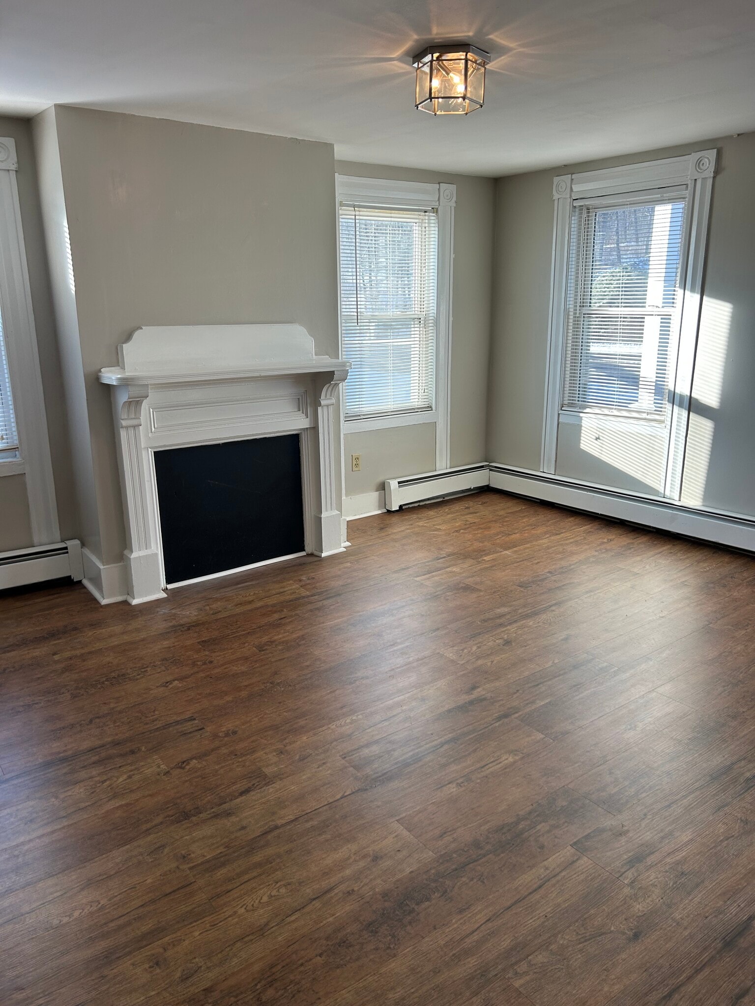 Building Photo - 156 Worcester St