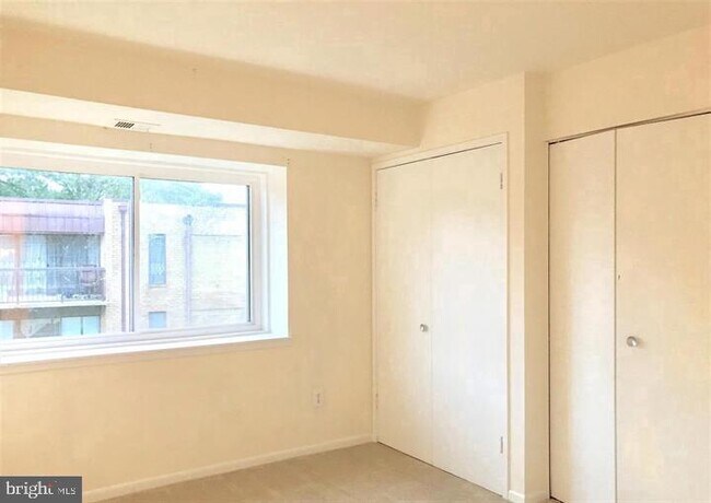 Building Photo - 7598 Gales Ct