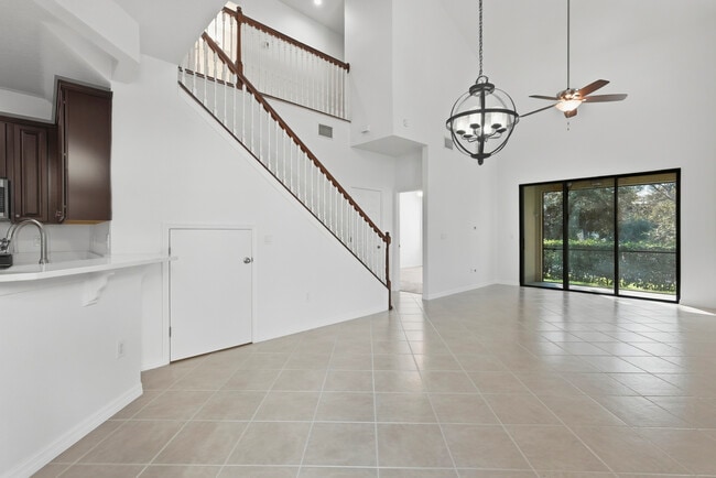 Building Photo - Bay Isle II