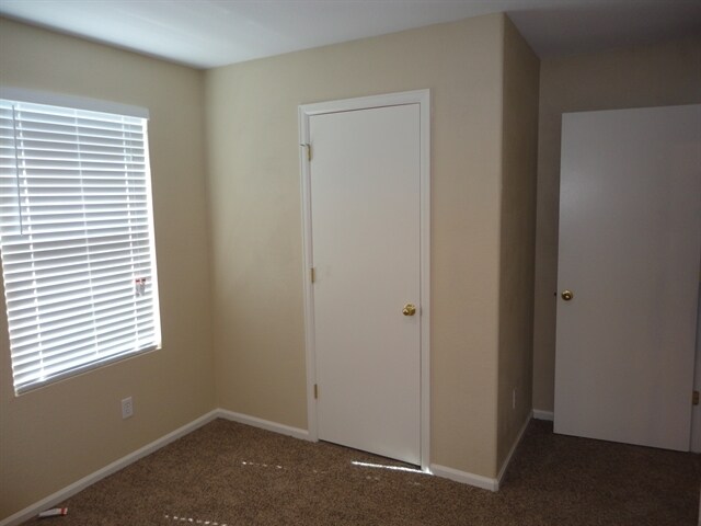 Building Photo - 201 Stagecoach Ln