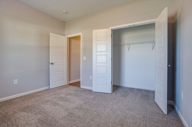 Building Photo - ***ASK ABOUT OUR FREE RENT SPECIAL (with a...