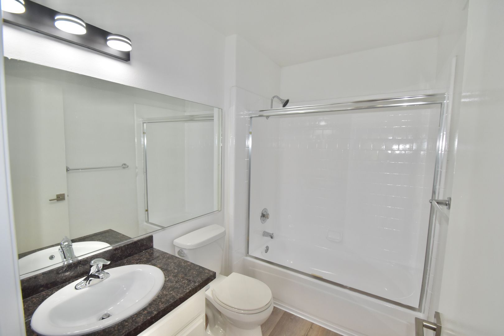 Building Photo - 6041 Fulton Ave