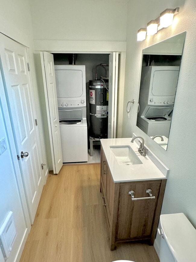 Building Photo - Brentwood-Darlington Fully Remodeled Bungalow with Huge Fenced Yard, A/C, Water/Sewer Included!