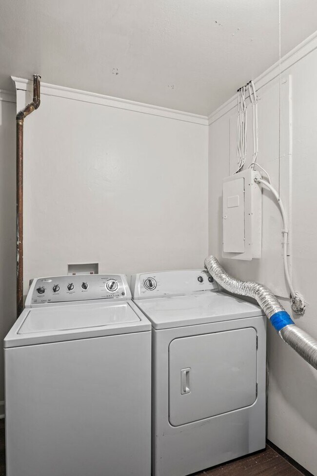 Building Photo - Laurel, MD