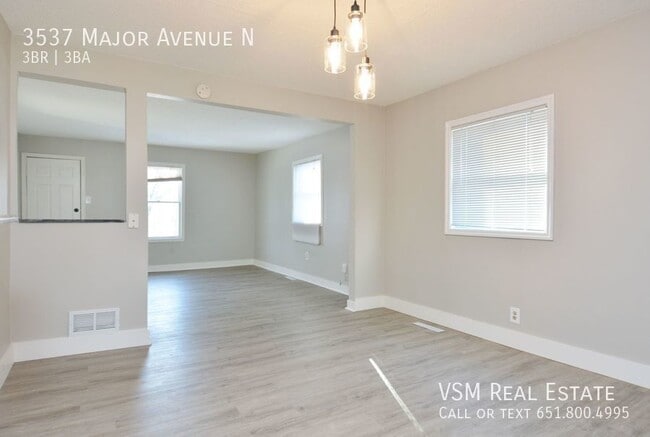 Building Photo - JUST REMODELED - 3 Bed 3 Bath Home Availab...