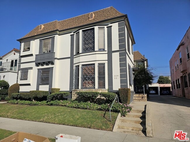 Building Photo - 326 N Sierra Bonita Ave