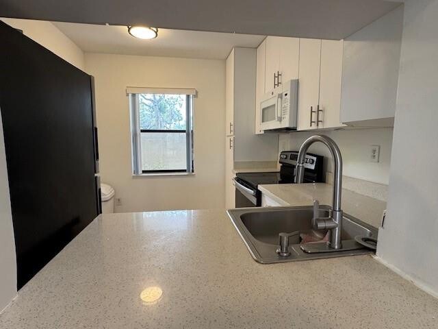 Building Photo - 2900 NW 42nd Ave