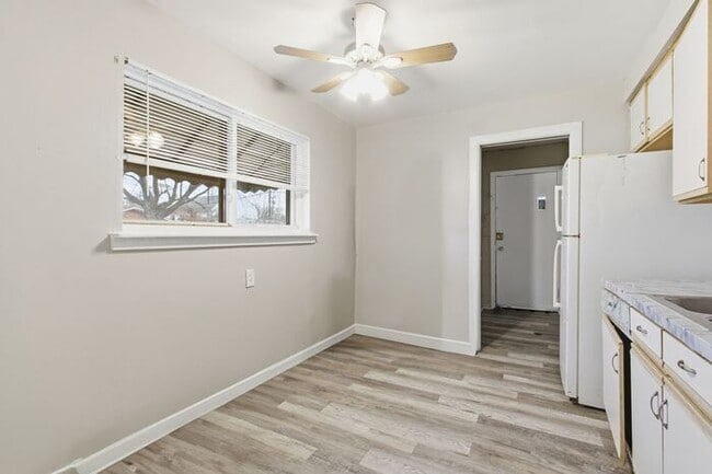 Building Photo - Huge ranch style home with Detached Section 8 Accepted