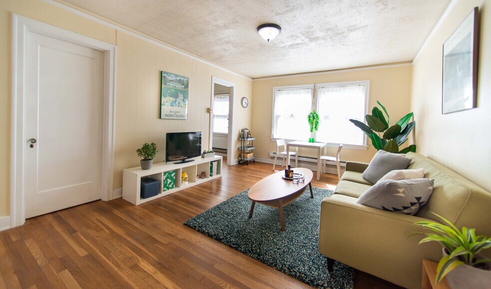 Building Photo - 531 Bellevue Ave E