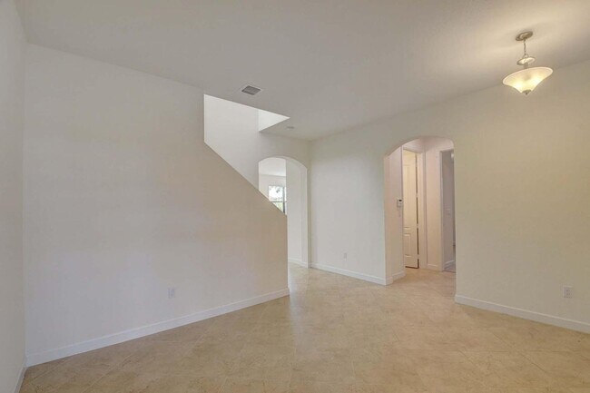 Building Photo - 8834 Willow Cove Ln