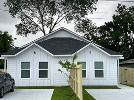 Building Photo - 426 New Mexico St