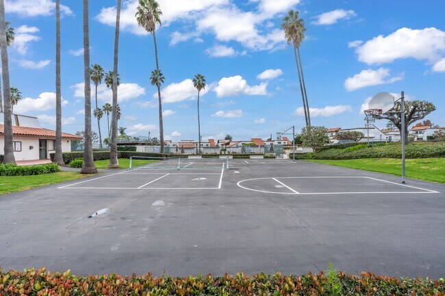 Building Photo - 2 Bedroom 2 Bath home in Ocean Hills