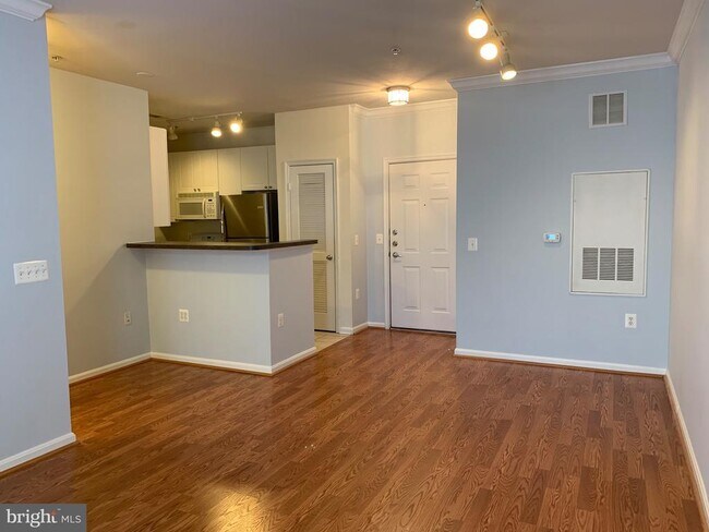 Building Photo - 2791 Centerboro Dr