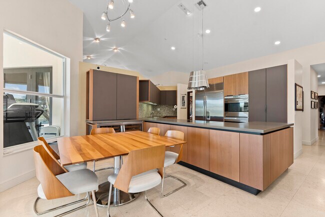Building Photo - 2245 SW 16th Pl