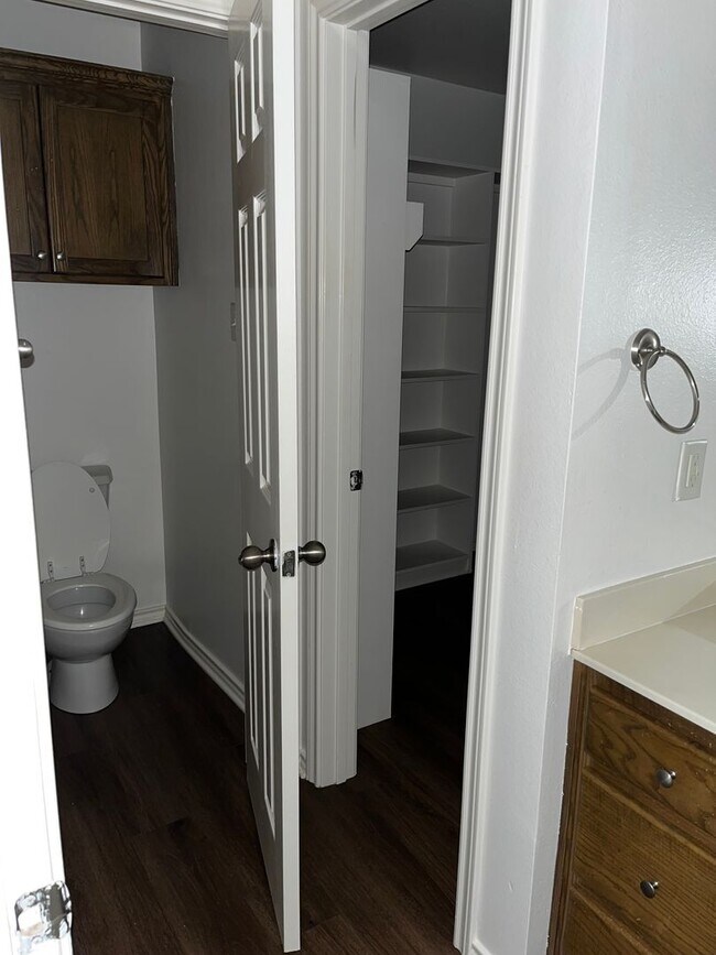 Building Photo - 2010 Seabiscuit Trce